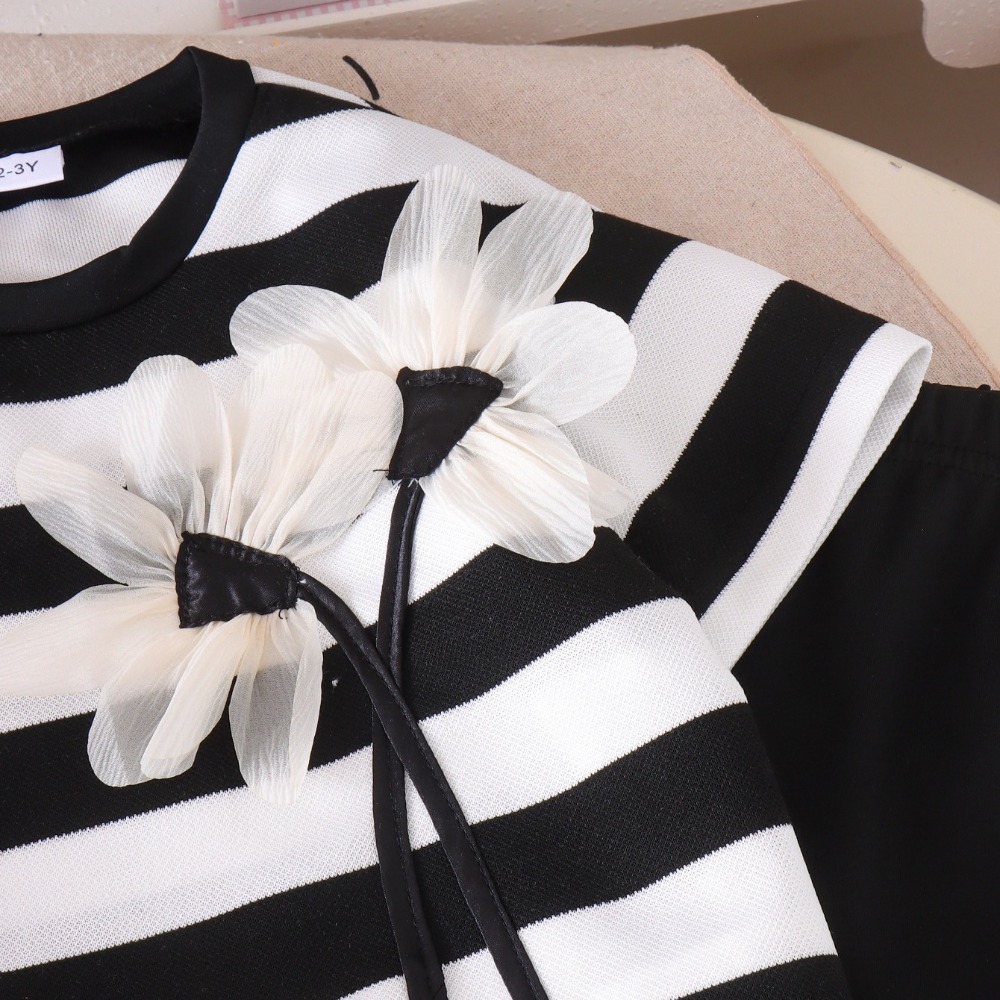 新着子供用モノクロストライプTシャツスーツ、立体花柄半袖トッ - Monochrome Suit Set のレビューと価格